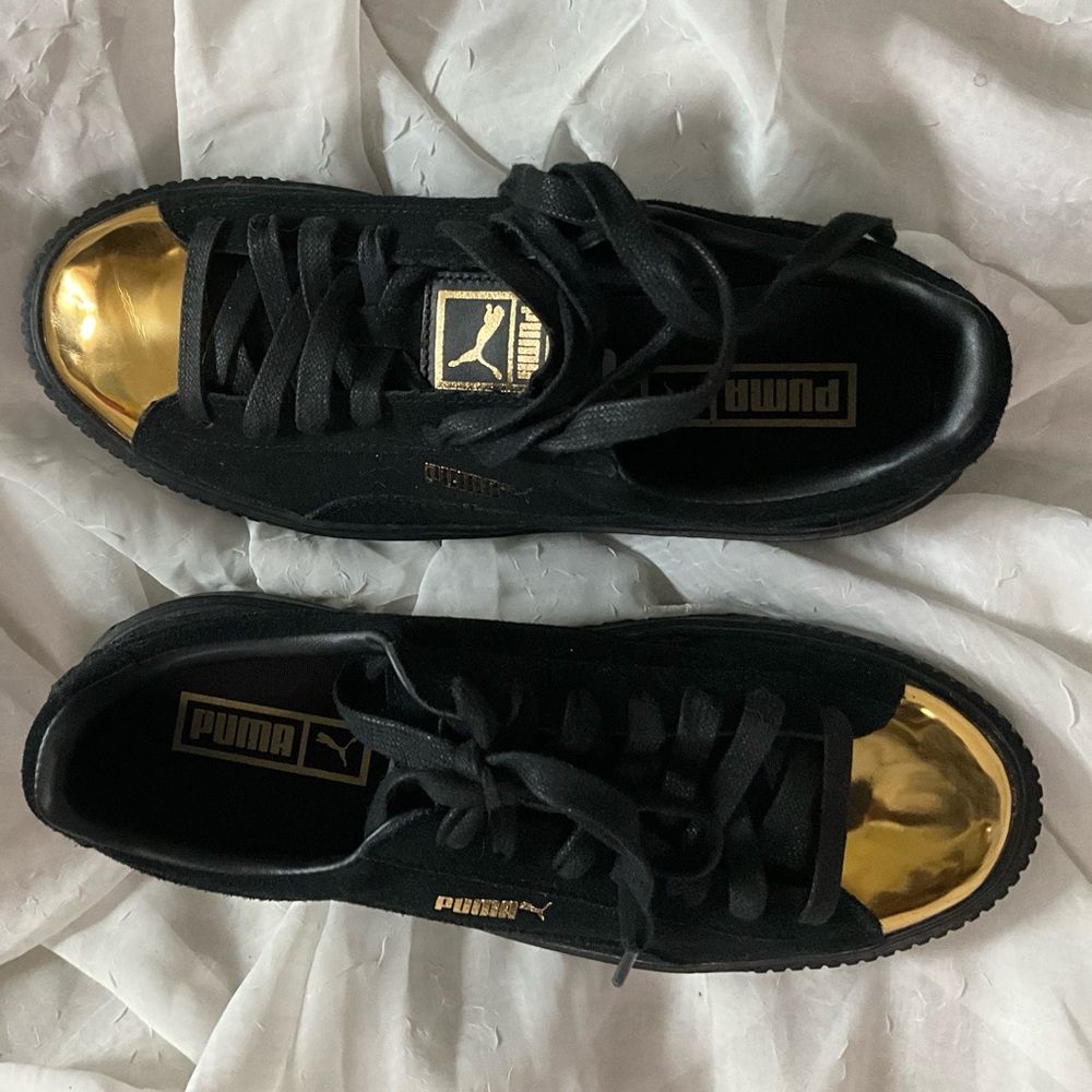 PUMA Black Suede Platform Sneakers Women’s US9
